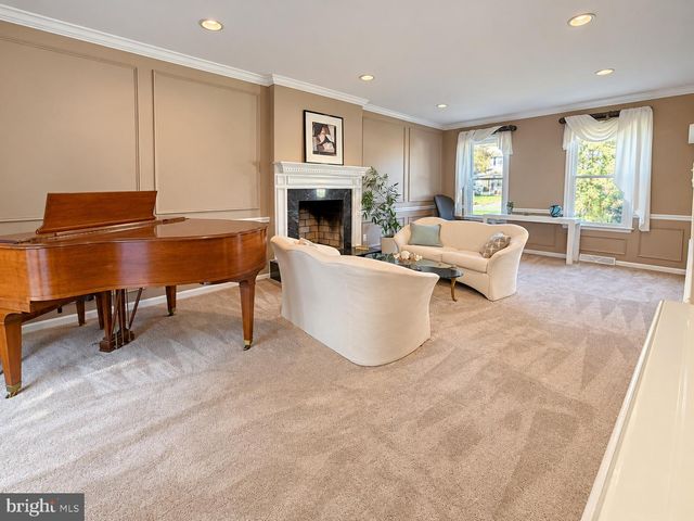 29 ADDINGTON DR, Feasterville Trevose, PA 19053