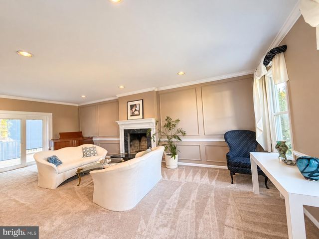 29 ADDINGTON DR, Feasterville Trevose, PA 19053