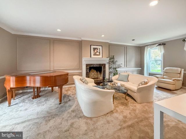 29 ADDINGTON DR, Feasterville Trevose, PA 19053