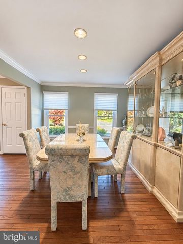 29 ADDINGTON DR, Feasterville Trevose, PA 19053