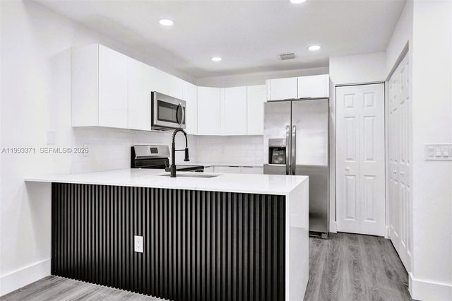 1818 Adventure Pl, North Lauderdale, FL 33068