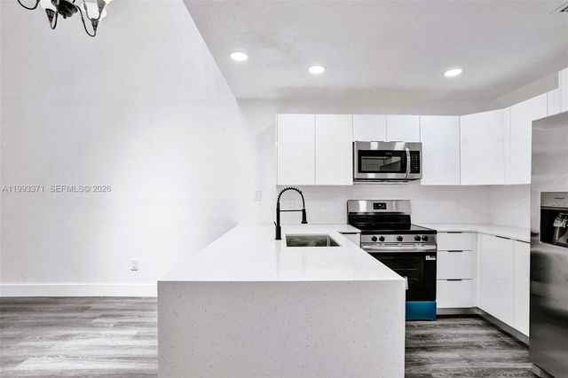 1818 Adventure Pl, North Lauderdale, FL 33068