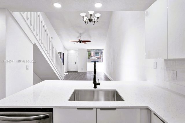 1818 Adventure Pl, North Lauderdale, FL 33068