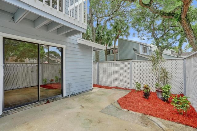 1818 Adventure Pl, North Lauderdale, FL 33068