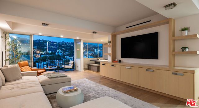 818 N Doheny Drive 1107, West Hollywood, CA 90069