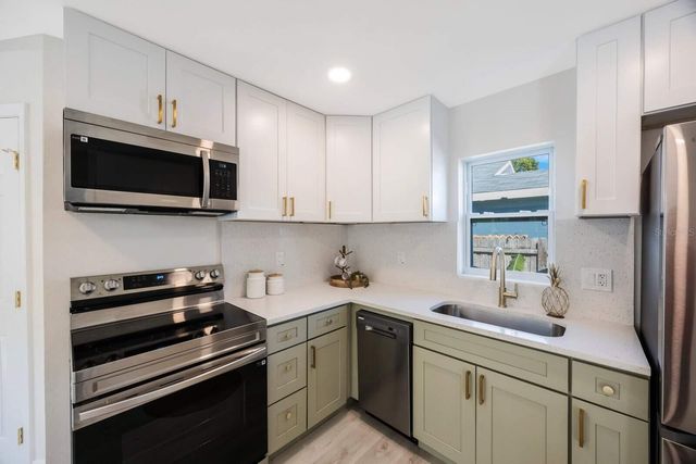 1160 36TH AVENUE N, St Petersburg, FL 33704