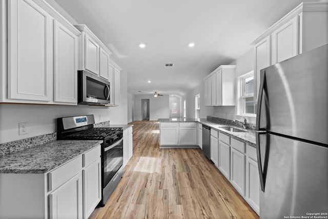 15038 Telfaire Meadow, Von Ormy, TX 78073