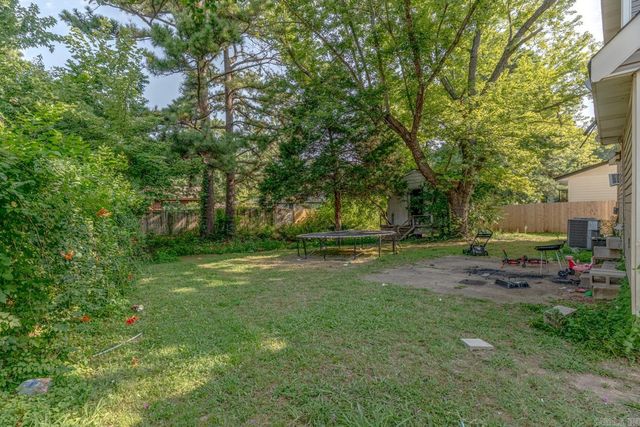 2010 Cenwood Dr, Jonesboro, AR 72401