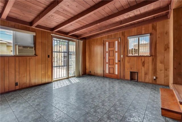 8148 Madison Ave, South Gate, CA 90280