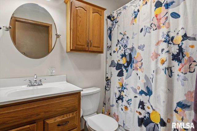 2118 W LAWRENCE Avenue, Springfield, IL 62704
