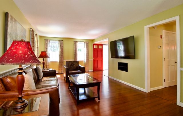326 Flynt St, Palmer, MA 01069