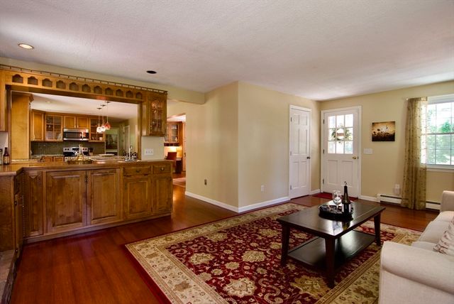 326 Flynt St, Palmer, MA 01069