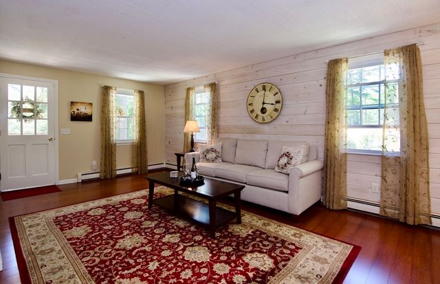 326 Flynt St, Palmer, MA 01069