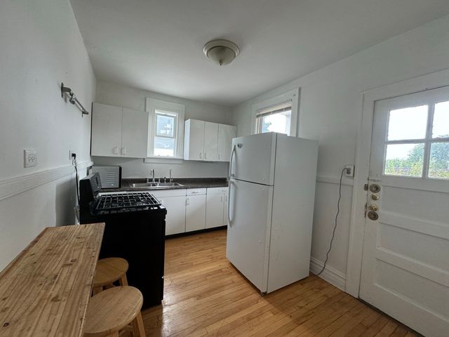 28w573 Stafford Place 5, Warrenville, IL 60555