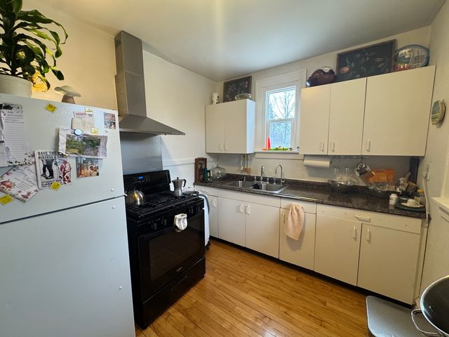 28w573 Stafford Place 5, Warrenville, IL 60555