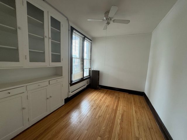 28w573 Stafford Place 5, Warrenville, IL 60555