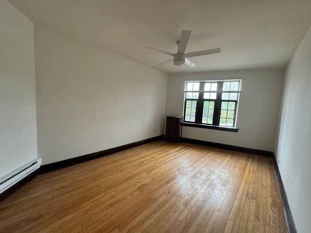 28w573 Stafford Place 5, Warrenville, IL 60555