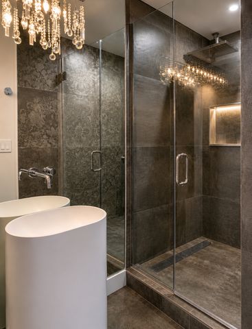 420 W Grand Avenue 2H, Chicago, IL 60654
