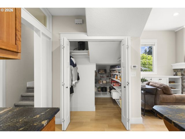 7006 Ne ELM St, Hillsboro, OR 97124