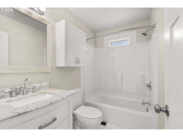 7006 Ne ELM St, Hillsboro, OR 97124