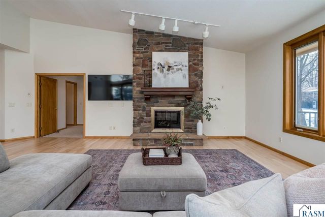 1515 Pleasant View Drive, North Mankato, MN 56003