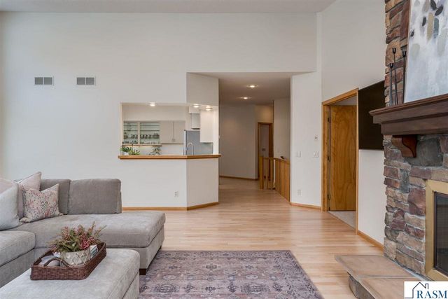 1515 Pleasant View Drive, North Mankato, MN 56003