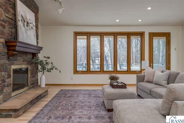 1515 Pleasant View Drive, North Mankato, MN 56003