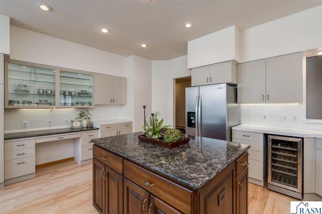 1515 Pleasant View Drive, North Mankato, MN 56003