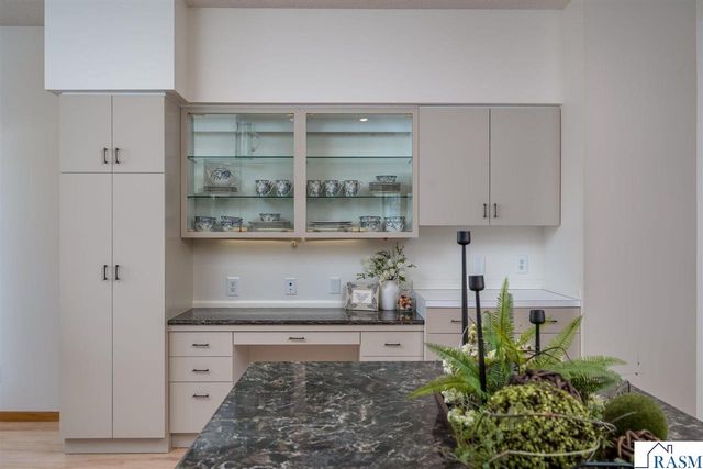 1515 Pleasant View Drive, North Mankato, MN 56003