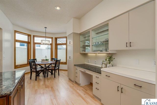 1515 Pleasant View Drive, North Mankato, MN 56003