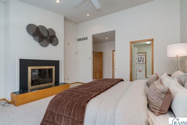 1515 Pleasant View Drive, North Mankato, MN 56003