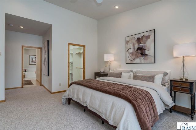 1515 Pleasant View Drive, North Mankato, MN 56003