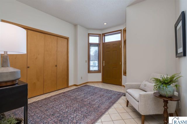 1515 Pleasant View Drive, North Mankato, MN 56003