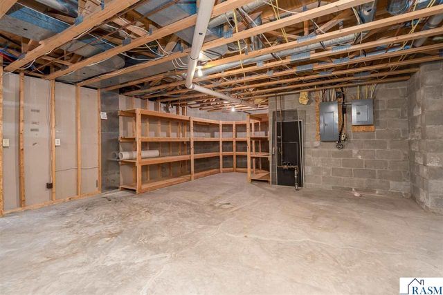 1515 Pleasant View Drive, North Mankato, MN 56003