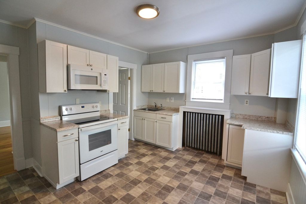 208 Irving Street 1L, Framingham, MA 01702