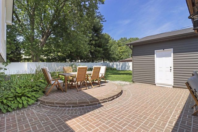 906 114th STREET, Pleasant Prairie, WI 53158