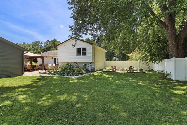 906 114th STREET, Pleasant Prairie, WI 53158