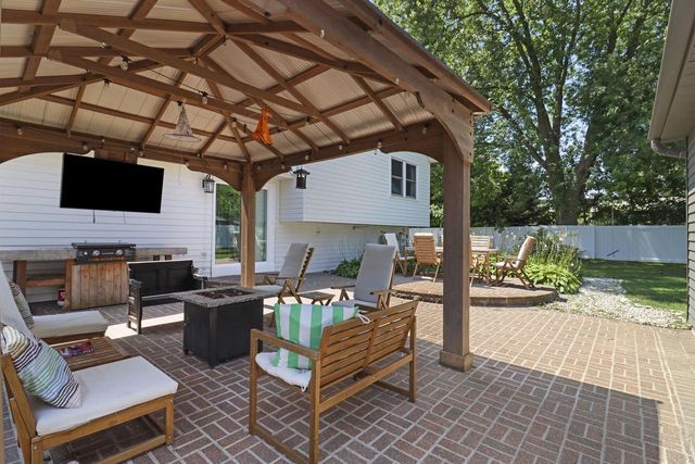 906 114th STREET, Pleasant Prairie, WI 53158