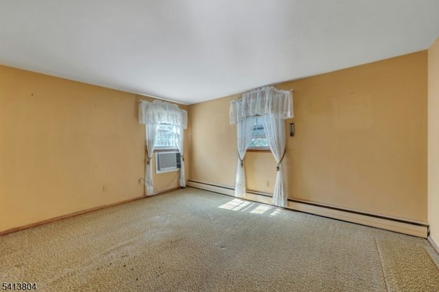 75 Cherokee Ave, Allendale Boro, NJ 07401