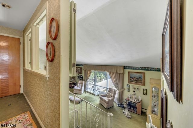 75 Cherokee Ave, Allendale Boro, NJ 07401