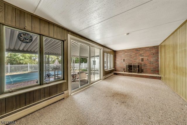 75 Cherokee Ave, Allendale Boro, NJ 07401