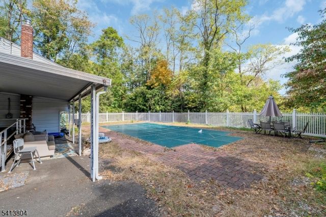 75 Cherokee Ave, Allendale Boro, NJ 07401