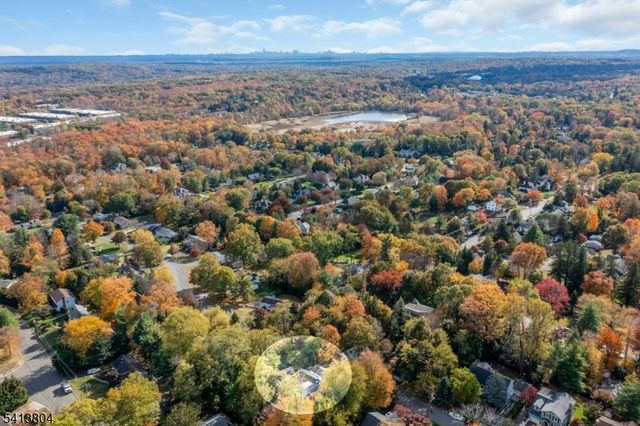 75 Cherokee Ave, Allendale Boro, NJ 07401