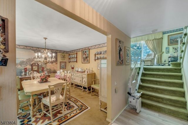 75 Cherokee Ave, Allendale Boro, NJ 07401