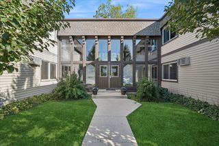 131 E Mill Street 104, Wauconda, IL 60084