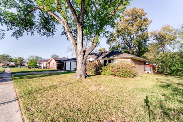 12331 Atwell Drive, Houston, TX 77035