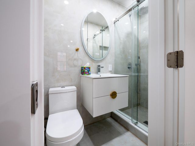 139-15 83 Avenue 423, Briarwood, NY 11435