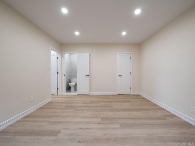 139-15 83 Avenue 423, Briarwood, NY 11435