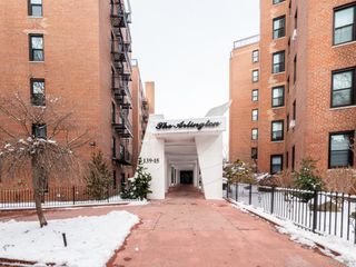 139-15 83 Avenue 423, Briarwood, NY 11435