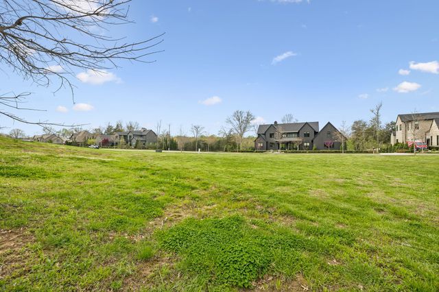 7124 Lanceleaf Dr, College Grove, TN 37046